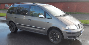 Volkswagen Sharan 1,9 TDI 85kw 2009 (1 foto / 9)