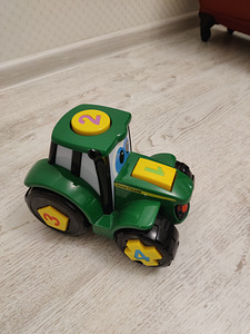 Traktor numbriga, figuuriga, ja värviga (2 foto / 4)