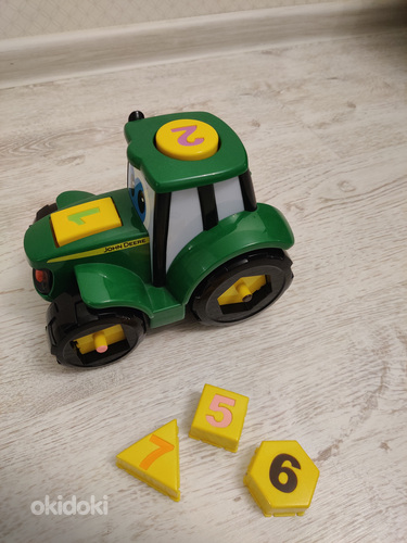 Traktor numbriga, figuuriga, ja värviga (foto #3)