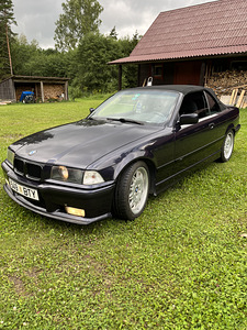BMW 325i (3 фото из 11)