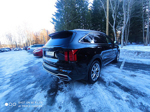 Kia Sorento 4 (6 фото из 8)