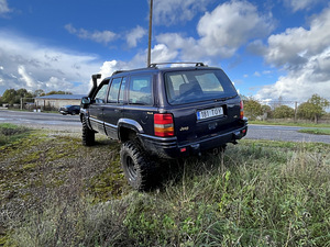 Jeep Grand Cherokee (3 foto / 12)