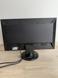 Acer monitor (2 foto / 5)