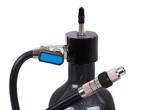 Бустер SCHWALBE Air Pump Tubeless Inflator (3 фото из 3)