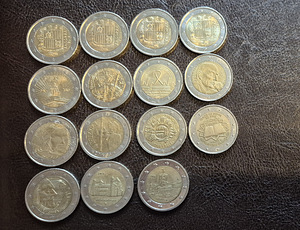Продажа/обмен 2 евро монет (1 фото из 1)