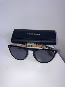 Päikeseprillid meestele BURBERRY (1 foto / 3)