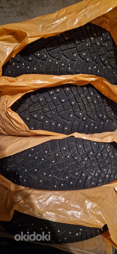 Naelrehvid 225/60/R18 Continental IceContact 2