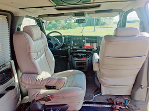 Ülimalt mugav USA 4x4 INVABUSS (12 foto / 15)