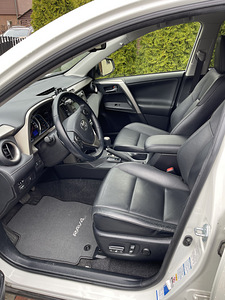 Toyota RAV4, 2015, Premium (6 foto / 11)