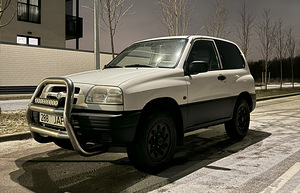 Suzuki Grand Vitara (4 foto / 6)