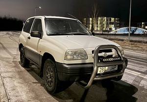 Suzuki Grand Vitara (5 foto / 6)