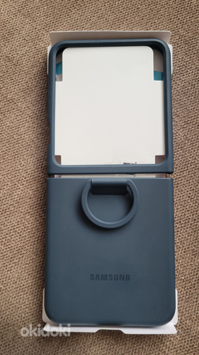 Samsung Galaxy Flip 5 Silicone Case with Ring (foto #2)