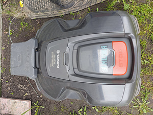 Husqvarna Automower 310 robotic lawn mower (1 foto / 5)