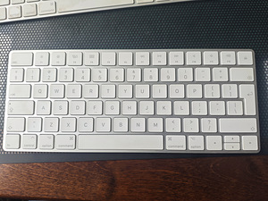 Apple Magic Keyboard + Magic Trackpad 2