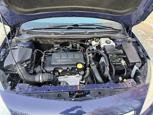 Opel astra j (8 foto / 11)