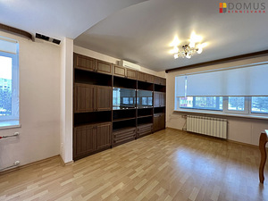 Kangelaste prospekt 27, Pähklimäe, Narva, Ida-Virumaa (5 foto / 10)
