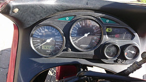 Suzuki GSX 750F (8 foto / 9)