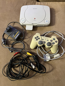 Sony Playstation 1 PSOne + mängud (2 foto / 3)