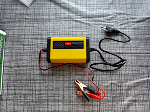 Auto akulaadija 12v 2a (2 foto / 3)