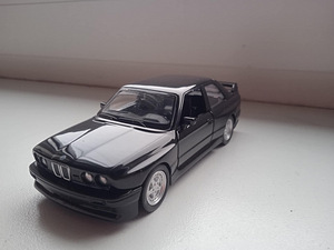 BMW M3 mudel mudelauto (3 foto / 5)