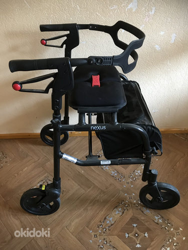 Складная качественная инвалидная коляска и роллатор (фото #10)