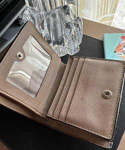 Michael Kors nahast rahakott (2 foto / 3)
