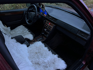 MERCEDES-BENZ E 250T D (5 foto / 10)