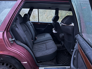MERCEDES-BENZ E 250T D (6 foto / 10)