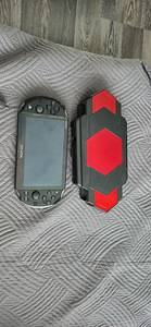 PS Vita (1 фото из 3)