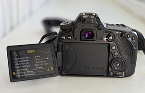 Canon EOS 80D + 18-135mm IS USM Kit (2 foto / 5)
