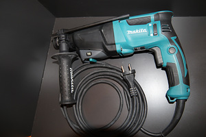 Makita HR2300 (1 foto / 3)