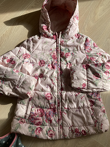 Benettoni kevadjope 130 cm. (1 foto / 2)
