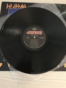 DEF LEPPARD - PYROMANIA (USA). (5 foto / 6)
