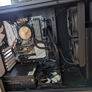 Продам комп 8700к 32гб ОЗУ, AIO, SSD 250гб (2 фото из 2)