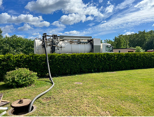Survepesu, fekaalivedu, pumpamistööd (1 foto / 3)