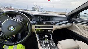 BMW 530 F11 (9 foto / 10)
