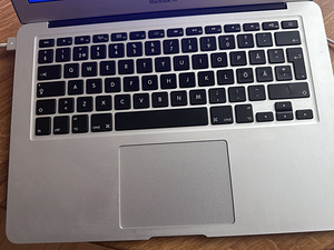 MacBook air 13 (2015a) (4 фото из 4)
