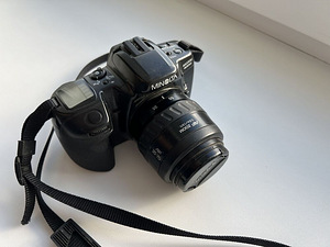 Камера Minolta Maxxum 400si (7 фото из 8)