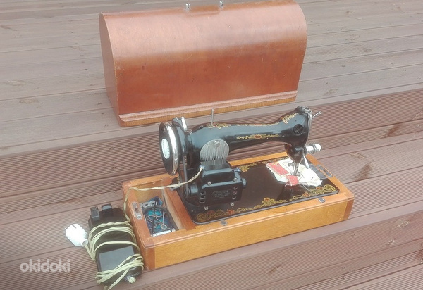 Старая швейная машина с мотором (фото #2)