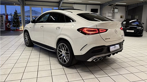 Аренда автомобилей (3 фото из 4)