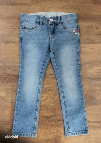 Новые джинсы для девочки, размер 104см (фото #1)