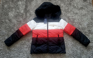 Новая куртка р.М (3 фото из 3)