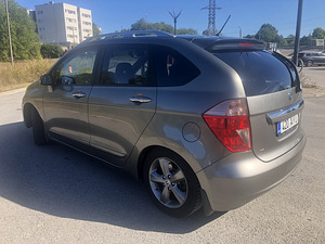 Müüa Honda FR-V (6 foto / 7)