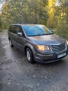 Chrysler Grand Voyager 2.8 120kW (2 foto / 12)