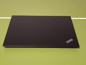 Lenovo Thinkpad T490s/ i5-8265u/ 16GB/ 512GB/ Klavivalgus/ (3 foto / 6)