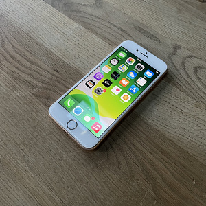 iPhone 8 64GB Gold (1 foto / 1)