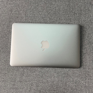 Macbook Air 11" (2 foto / 4)