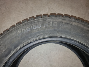 Kumho 205/60R16 (2 foto / 4)