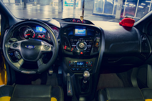 Ford Focus ST ecoboost 2.0 184kw 2012 (12 foto / 15)