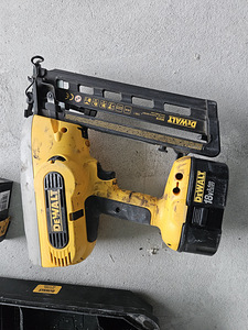 Dewalt naelpüstol (2 foto / 4)